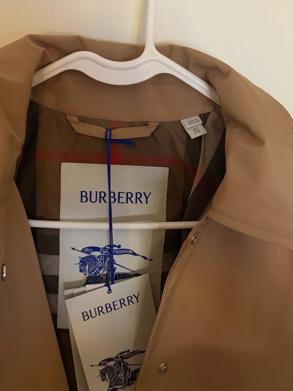 Burberry Tan Women’s Trench Coat with Signature Check Cuffs - NWT - Picture 3 of 6